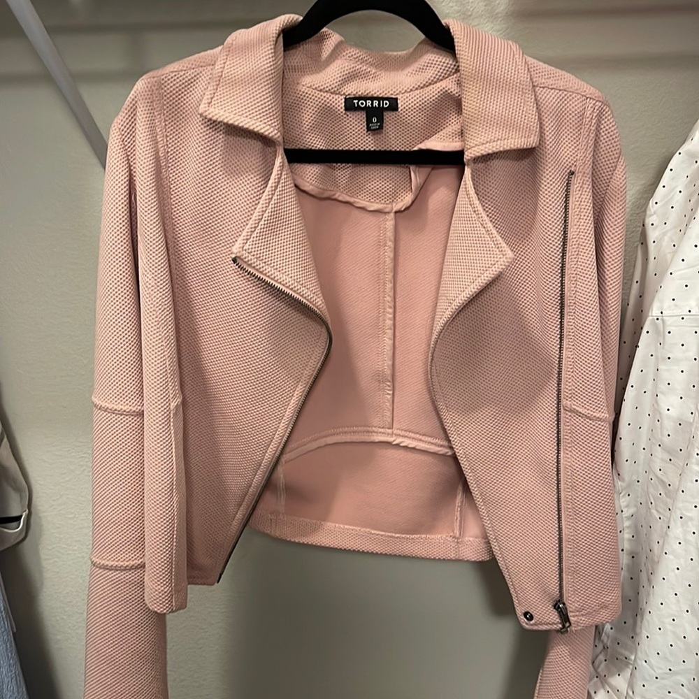 Torrid 0 great condition. Not my style anymore blush color